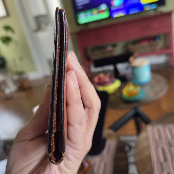 TUMI Large Brown Bifold Leather Wallet - Picture 6 of 6